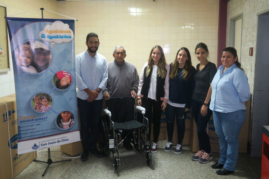 Fundación Yammine dona 10 sillas de rueda al Hospital San Juan de Dios