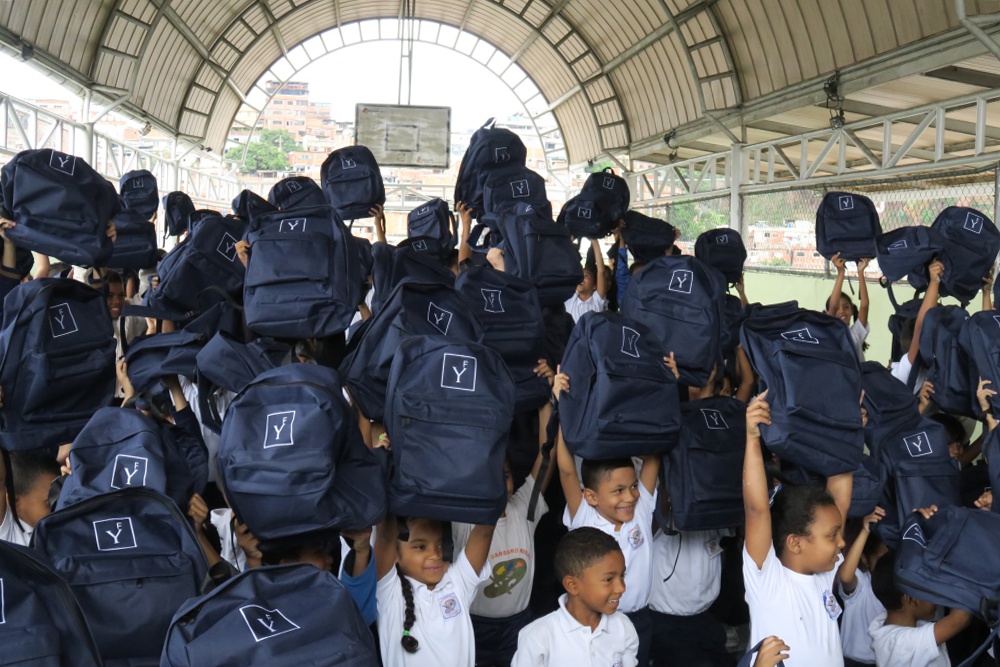 Escuela de Baruta recibió incentivo en pro del reciclaje por parte de la Fundación Yammine
