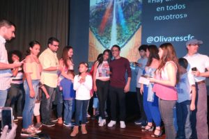 Oscar Olivares llevó una vez más su charla “Hay un héroe en todos nosotros” a la familia Banplus