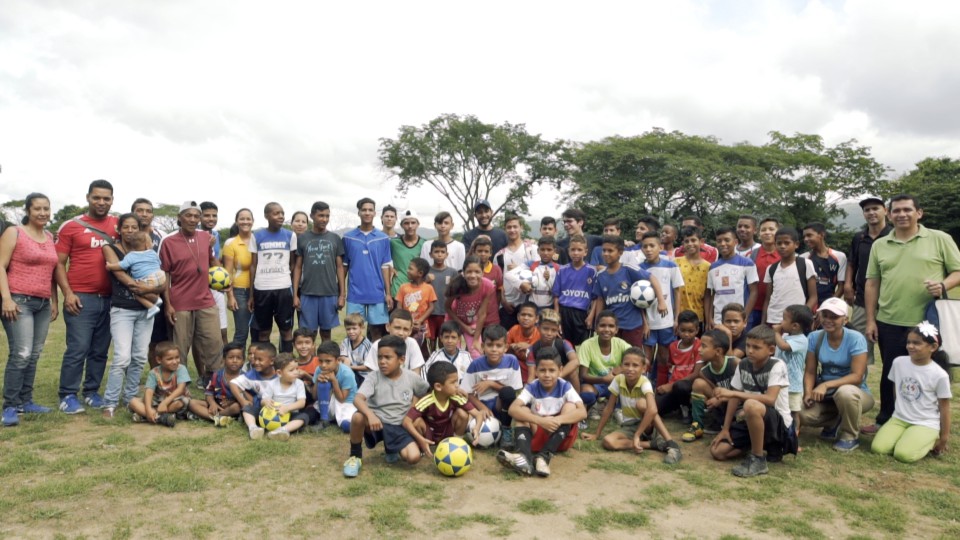 Fundacion Yammine apoyo torneo de futbol menor en Cua
