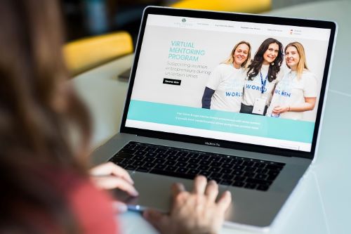 CaixaBank y la organización internacional Vital Voices impulsan una plataforma de "mentoring virtual"