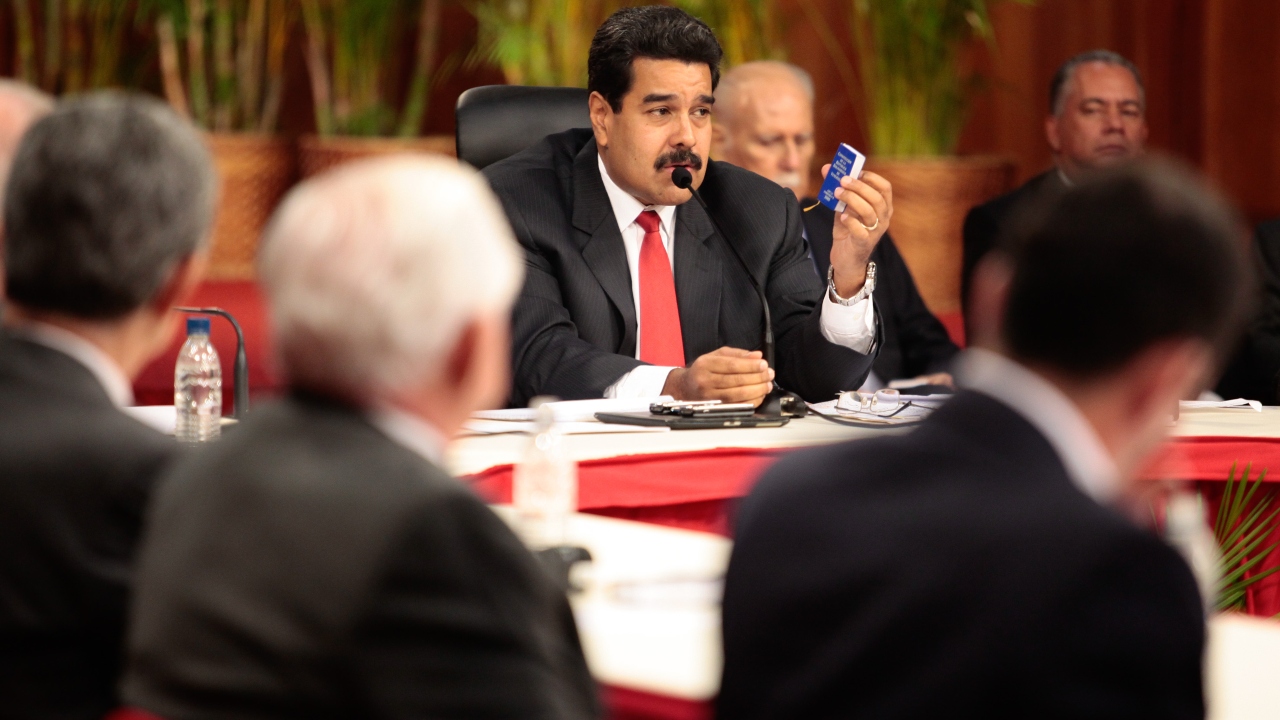 Maduro pone en duda diálogo con la oposición