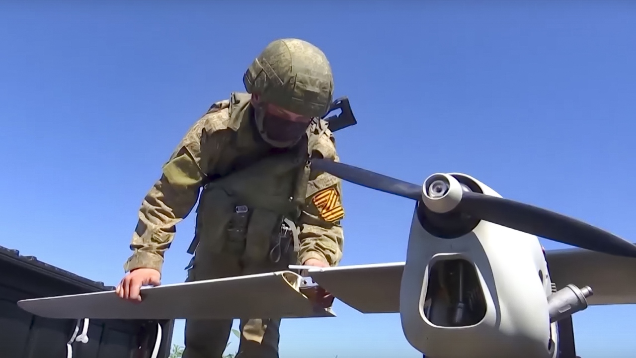 China planea producir "drones kamikaze" similares a Irán