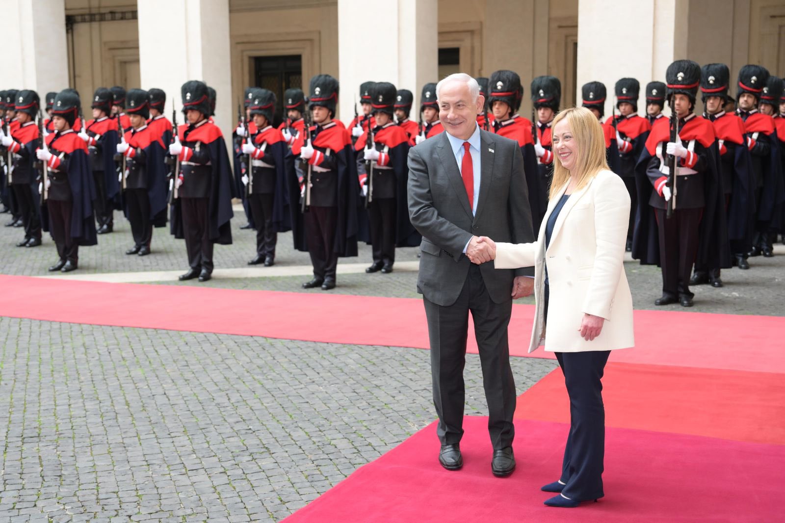 Primer ministro israelí desea acelerar las exportaciones de gas a Europa a través de Italia