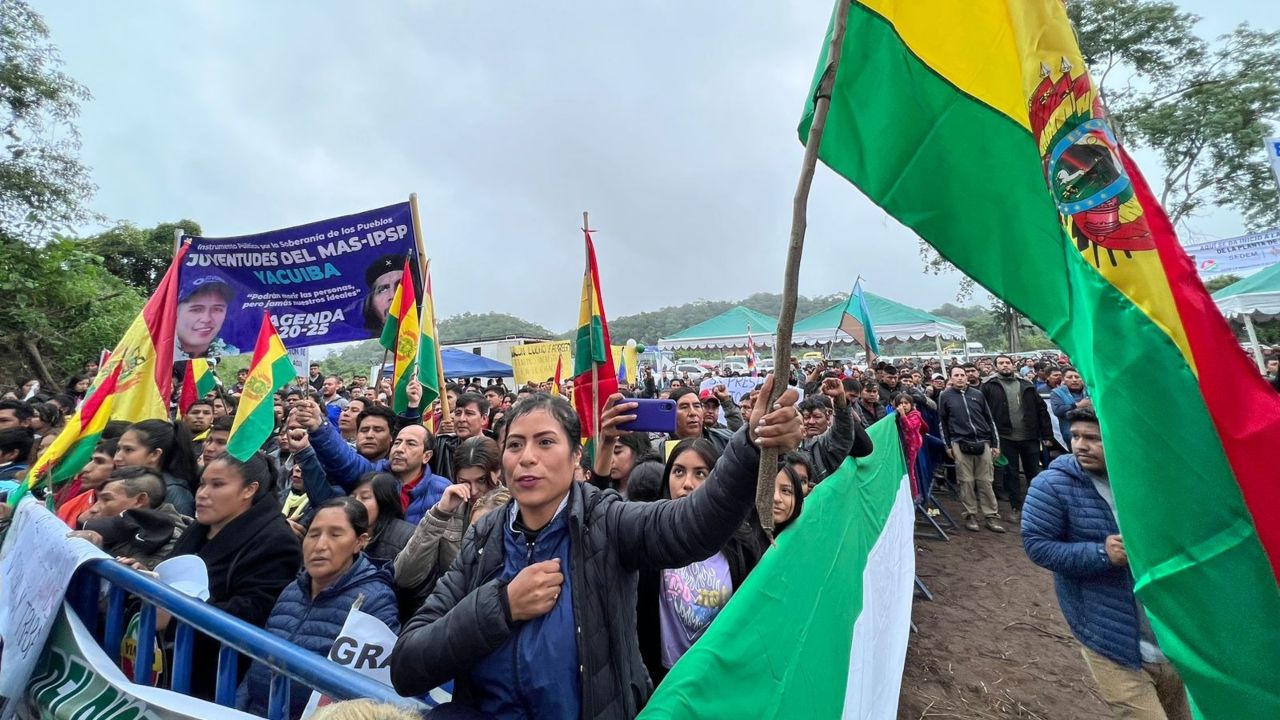 Escasez dólares y crisis política aumentan la tensión en Bolivia