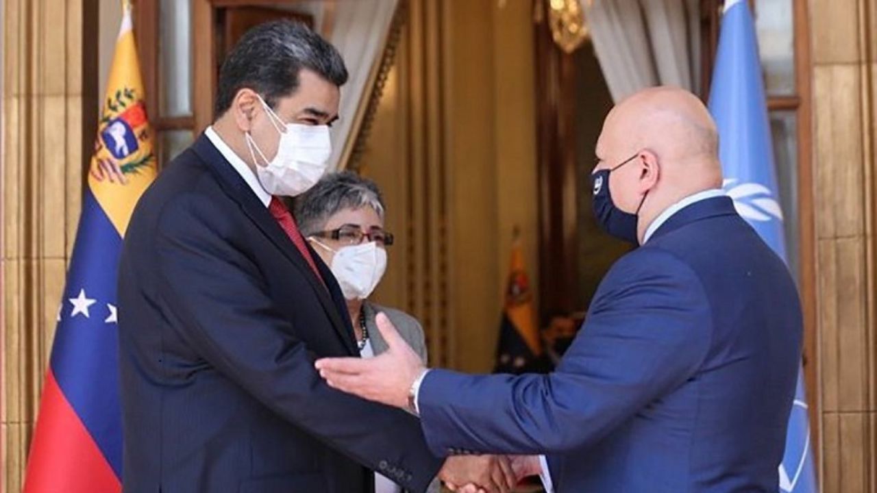 Maduro acusa a la CPI de "lawfare" tras documento del fiscal Khan