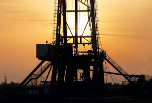 Países árabes de la OPEP informan nueva reducción de producción petrolera