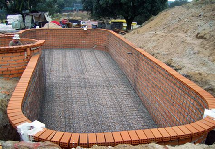 Pasos para construir una piscina en tu hogar