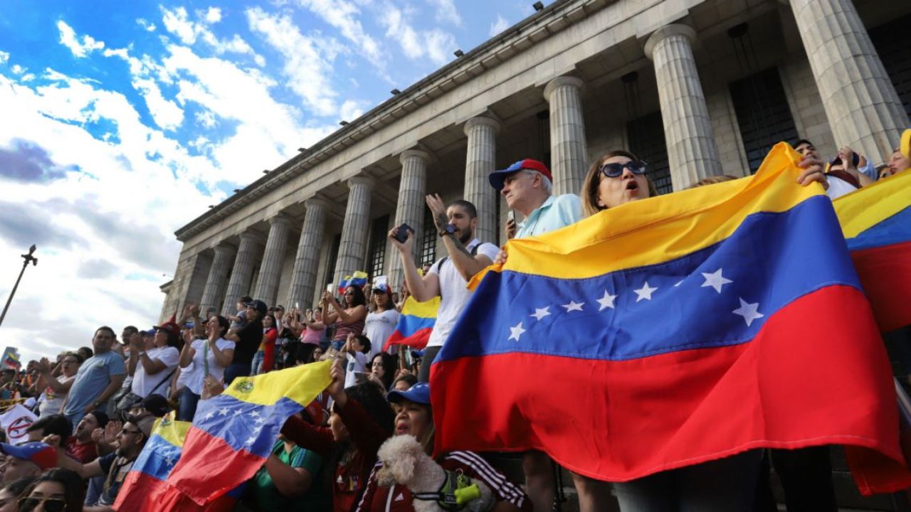 Al menos 80.000 venezolanos participarán en elecciones en Argentina