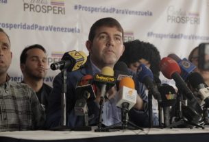 Carlos Prosperi insta a candidatos a mostrar cohesión en inscripción conjunta