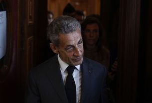 Condenan a Nicolás Sarkozy a tres años de cárcel por corrupción