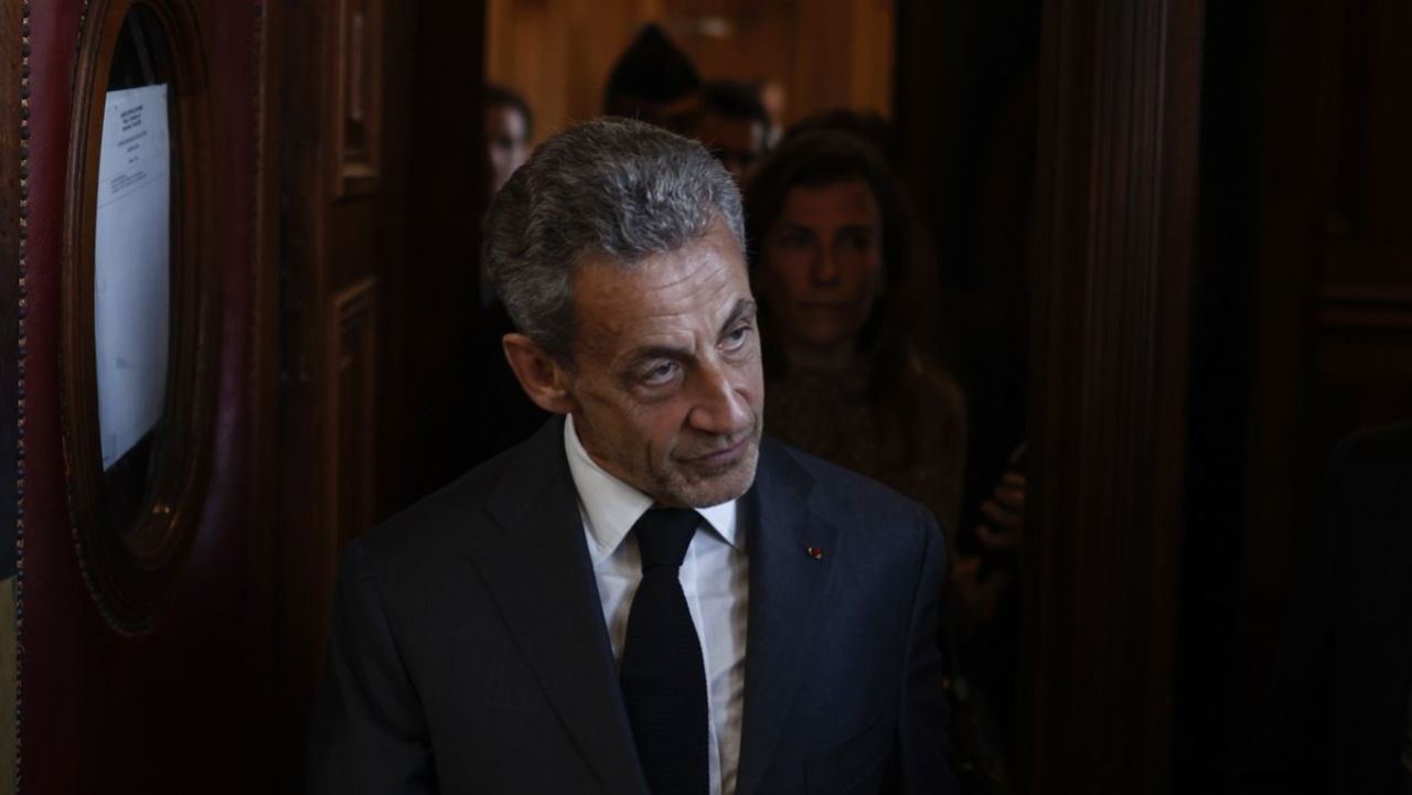 Condenan a Nicolás Sarkozy a tres años de cárcel por corrupción