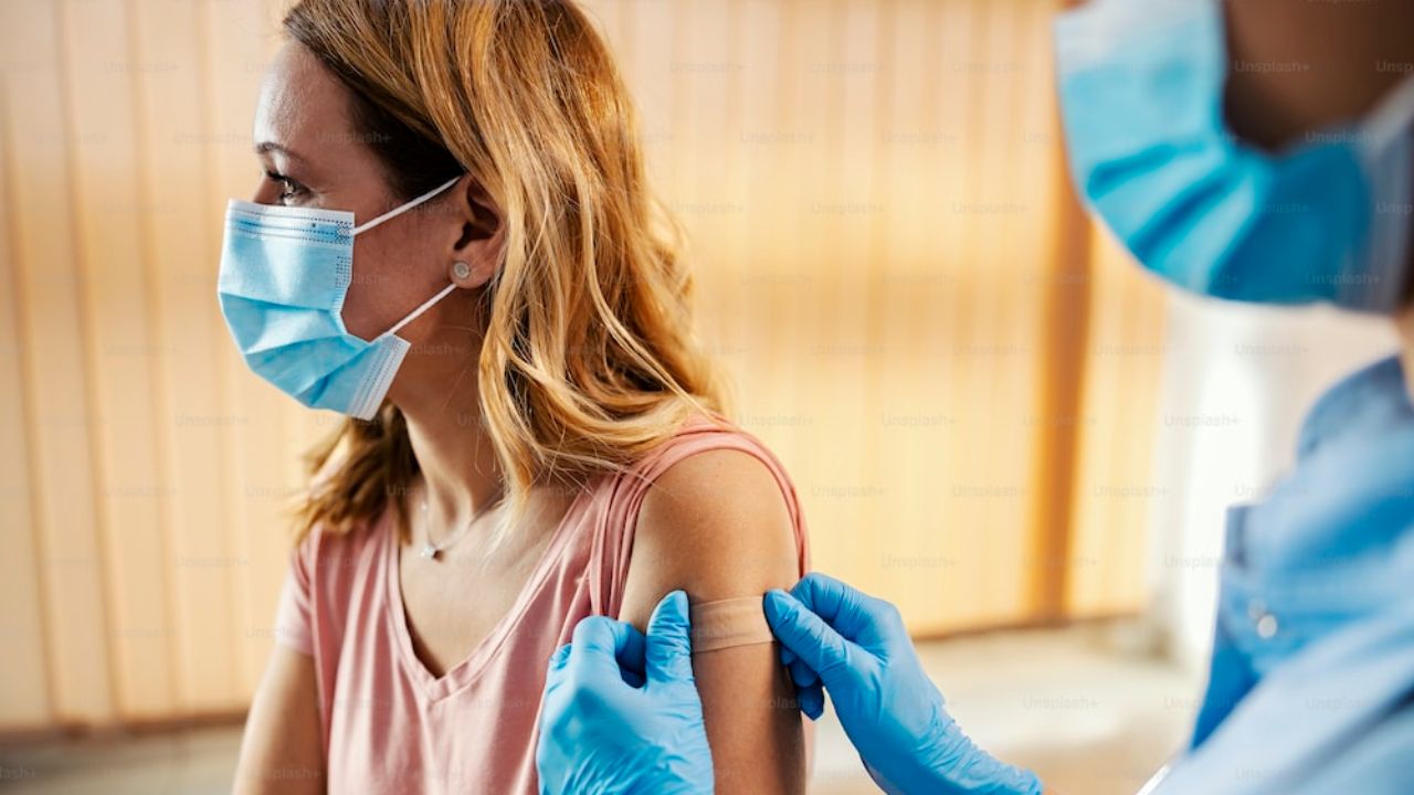 EEUU dejará de exigir vacuna contra el covid-19 a turistas