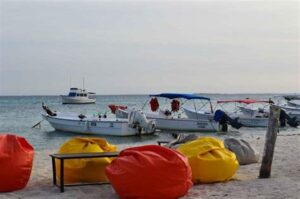 Los mejores lugares para practicar deportes de aventura en Los Roques Imagen4 300x199 - Los mejores lugares para practicar deportes de aventura en Los Roques