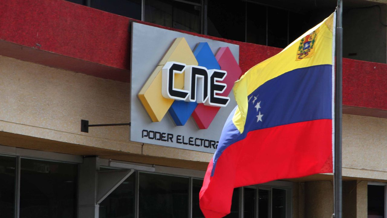 Súmate exhorta al CNE a abrir registro de venezolanos en el exterior