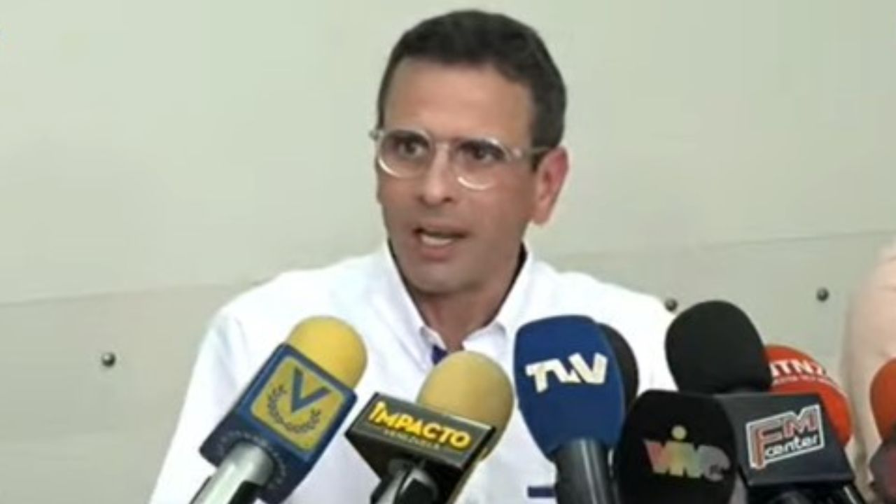 Capriles pide más de 4.000 centros para la primaria