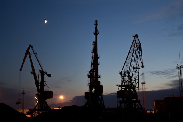 OPEP+ busca medidas efectivas para estabilizar los precios del petróleo