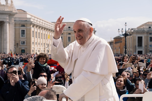 Papa Francisco alza la voz contra la precariedad laboral
