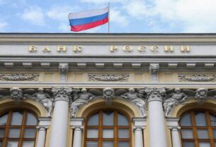 Banco Central de Rusia prorroga restricciones para retirar efectivo en divisas