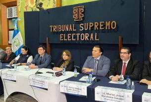 Guatemala: Fiscales tomaron actas electorales con datos de victoria de Bernardo Arévalo