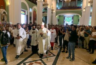 Feligreses llenaron iglesia de La Candelaria por natalicio de José Gregorio Hernández