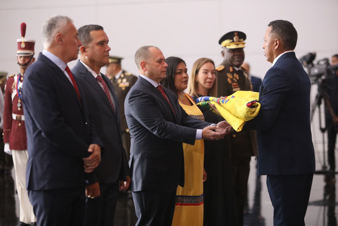 Realizaron actos en el Panteón Nacional por Día de la Resistencia Indígena