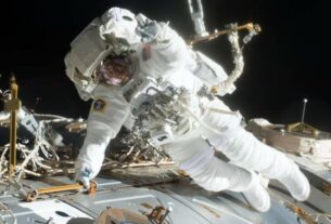 Concluyó con éxito caminata espacial de astronautas de la NASA en la EEI