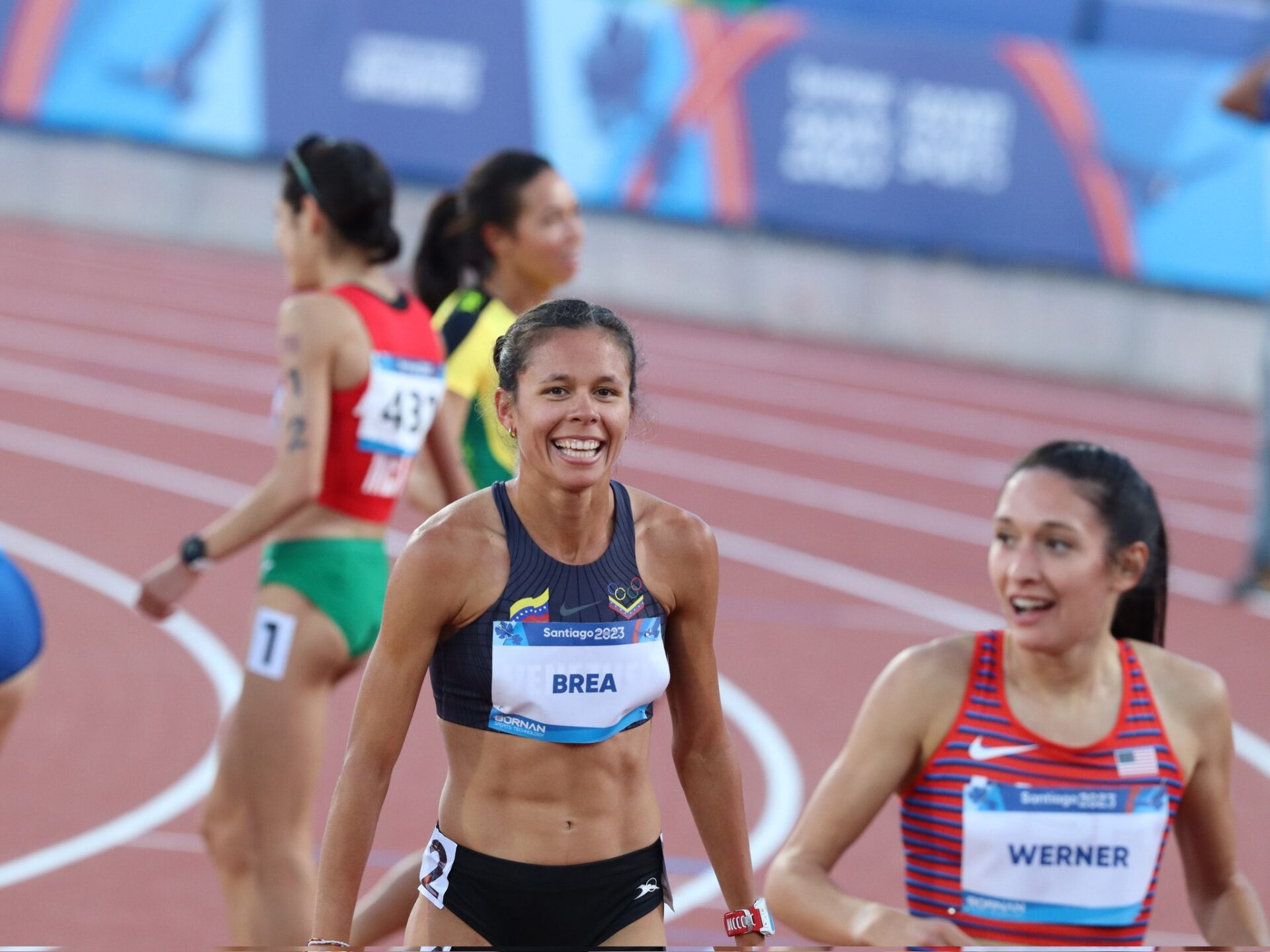 Joselyn Brea se alzó con la medalla de oro en los 5000 metros de los Juegos Panamericanos Santiago 2023