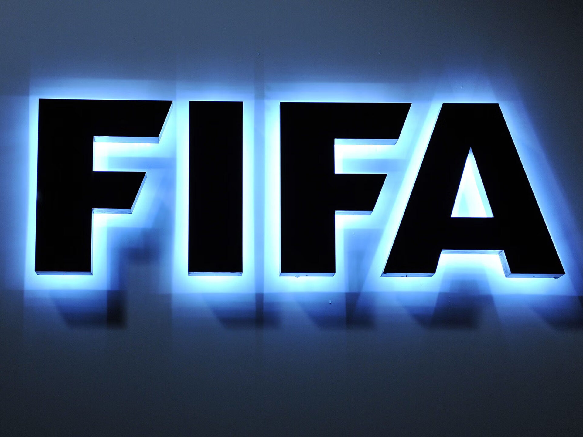 La FIFA inició un proceso disciplinario por incidentes en el Superclásico Brasil-Argentina