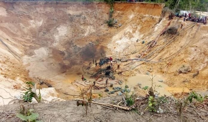 Reportaron 10 muertos y 3 heridos por derrumbe de mina en Bolívar