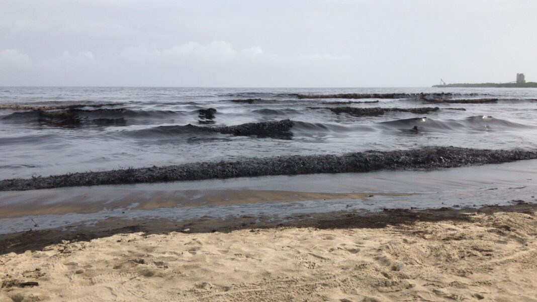 Se registró un derrame de petróleo en las costas del estado Carabobo