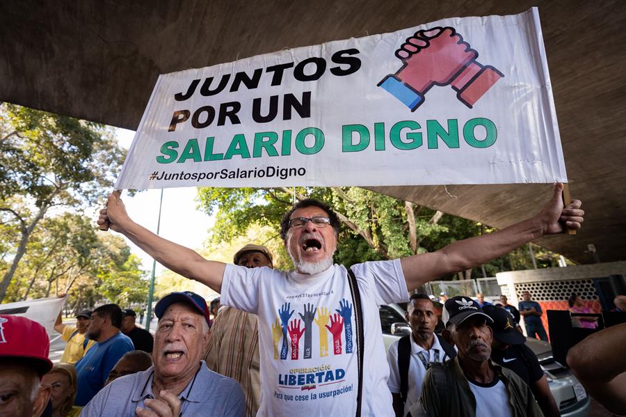 Empleados venezolanos protestaron para exigir salarios «dignos»