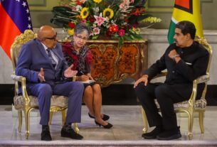 Maduro recibió nuevos embajadores de Guyana, Noruega y otros cuatro países