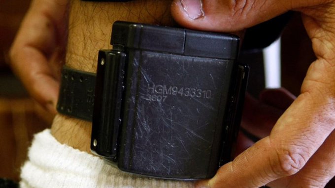 brazalete electrónico
