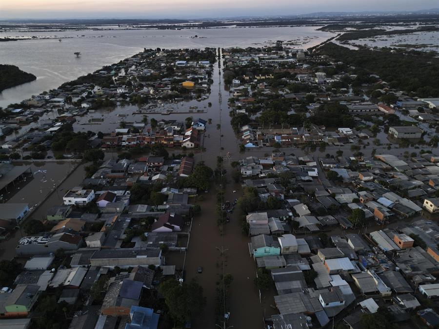 Acnur alerta situación de refugiados venezolanos en área inundada de Brasil