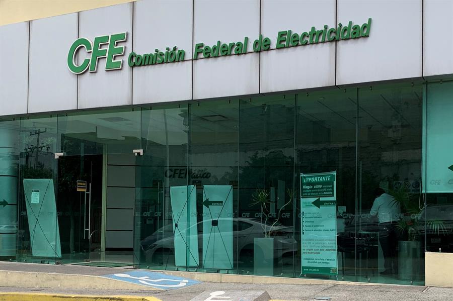 México anuncia la creación de la primera central solar flotante de Latinoamérica