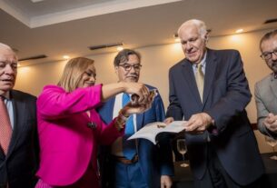 Petróleo, Lutitas y Pandemia: Bautizado nuevo libro del economista Rafael Quiroz