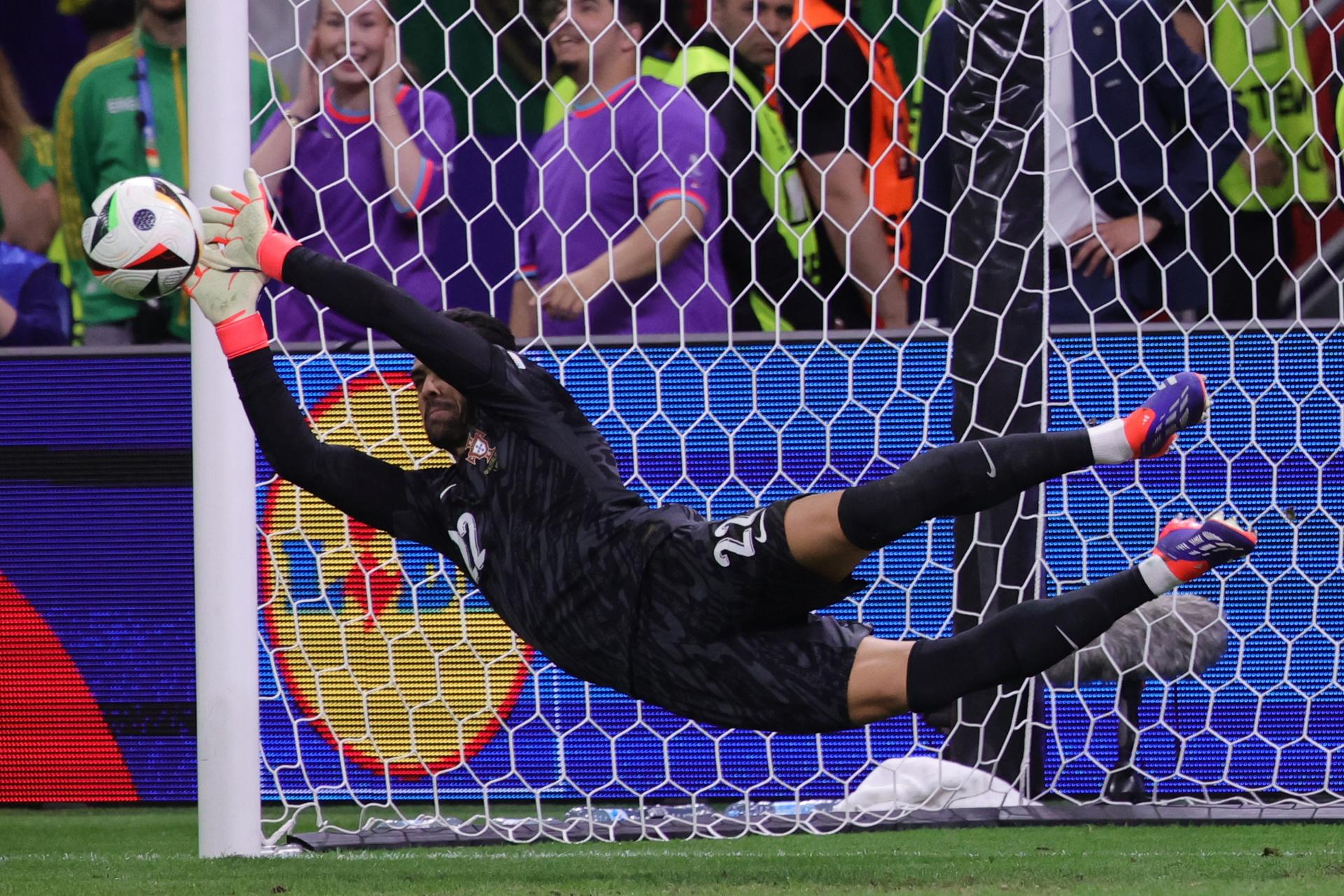 Diogo Costa metió a Portugal en los 4tos. de final de la Eurocopa