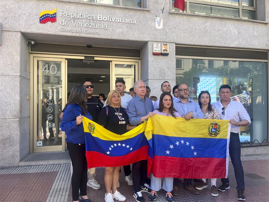 Venezolanos en Madrid denuncian falta de información para poder votar