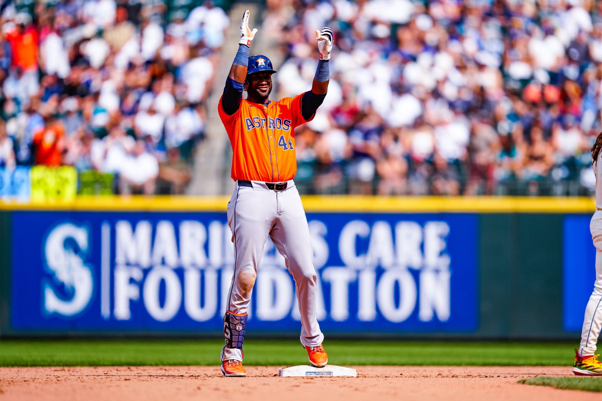 Yordan Álvarez bateó la "escalera" en la MLB