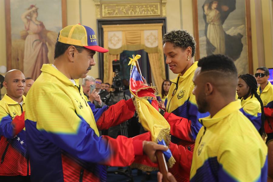 Nicolás Maduro - Yulimar Rojas - Julio Mayora