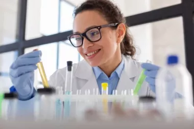 El impacto de las mujeres en la innovación: la brecha de género en las carreras STEM y en Deep Tech