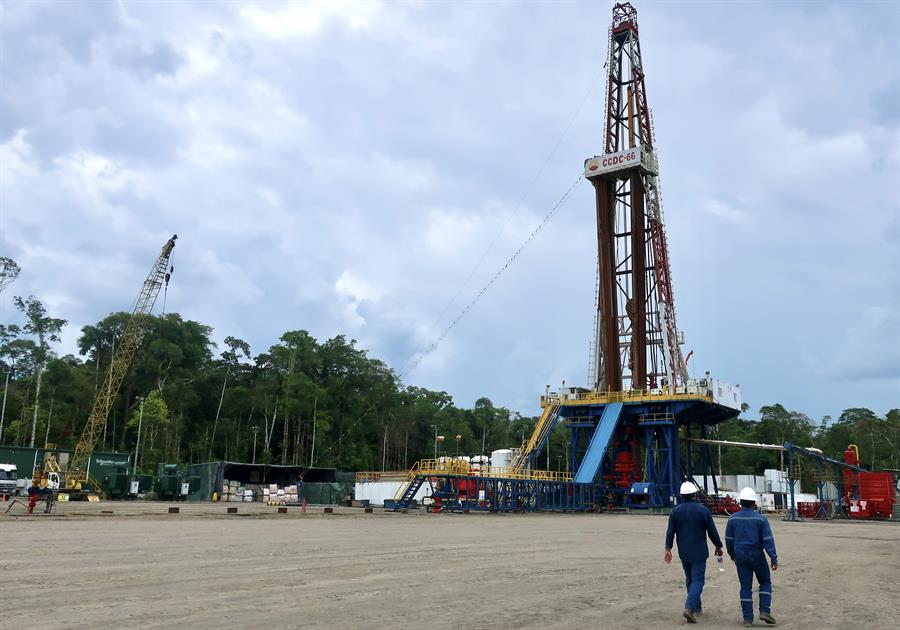 Desarrollan una nueva manta para proteger el suelo de derrames de petróleo