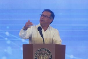 Gustavo Petro dice que la Inteligencia Artificial puede extinguir la humanidad