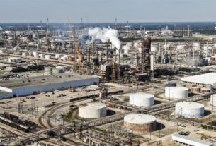 Demandan a la petrolera ExxonMobil por contaminación de plásticos
