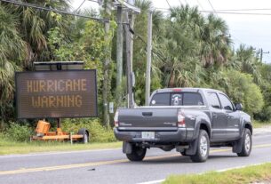 Huracán Helene se fortalece a categoría 2 rumbo a Florida