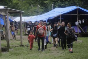 Panamá estima que en 2024 bajará un 38% el paso de migrantes por el Darién