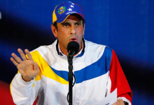 Henrique Capriles propone compensar el salario mínimo con un bono