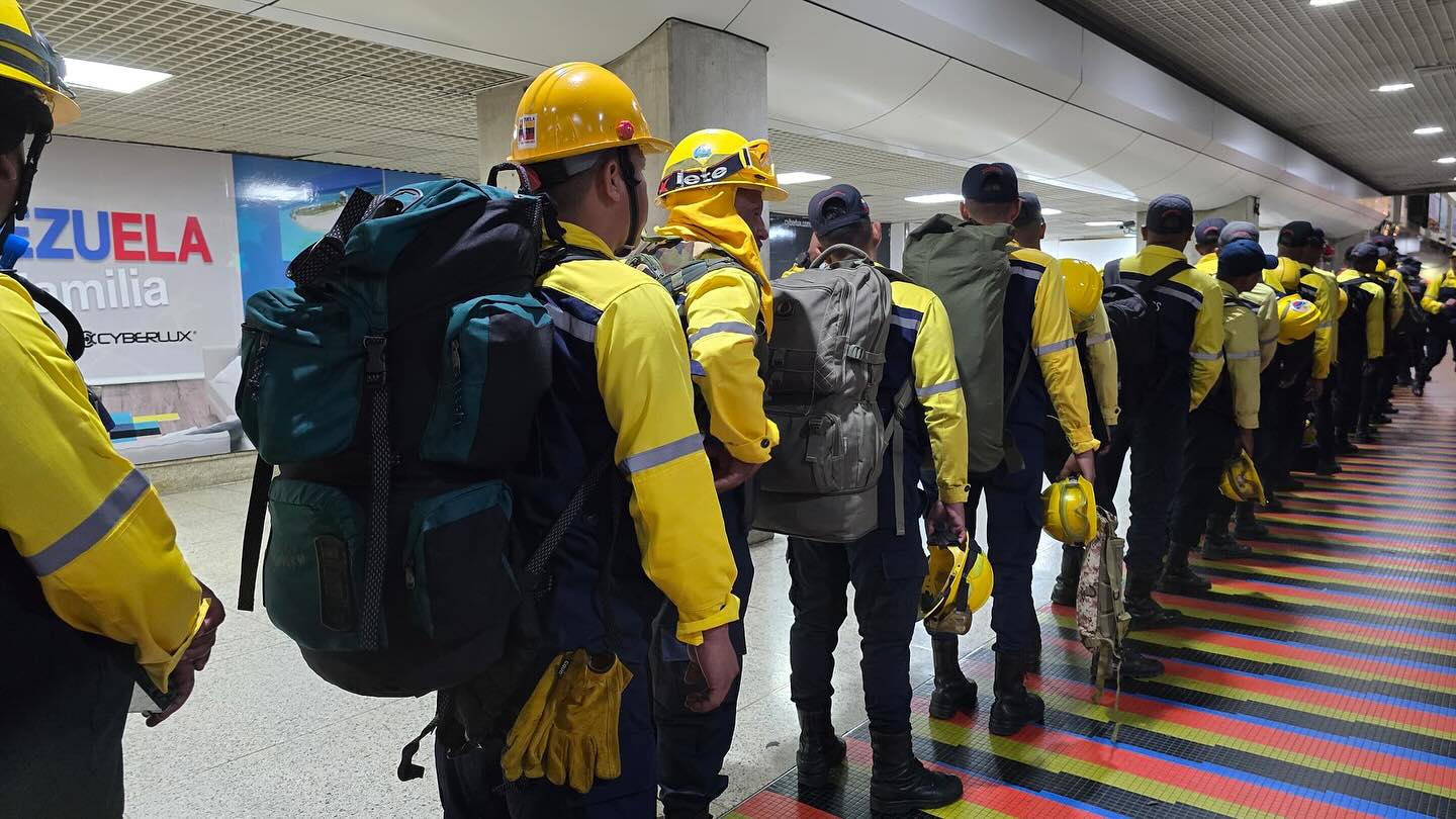 Venezuela envía más bomberos para combatir la ola de incendios en Bolivia