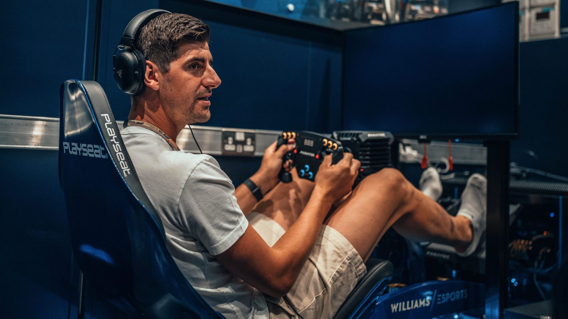 Courtois creó su equipo de automovilismo virtual